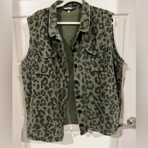 JODIFL Olive and Black 3X Leopard Print Vest